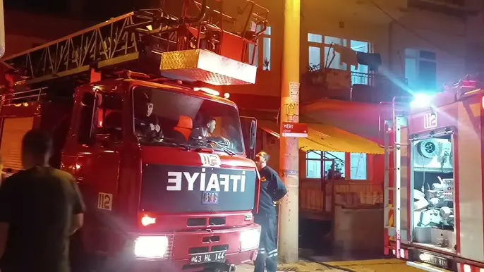 Tavşanlı baca yangını riskine karşı uyarı yapan itfaiye ekipleri ve kış mevsimi baca temizliği