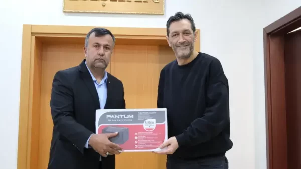 Tavşanlı Belediye Başkanı Ali Kemal Derin'in talimatıyla Kütahya ASKF Başkan Yardımcısı Celalettin Altay'a teslim edilen yazıcı desteği.