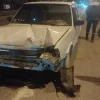Kütahya Tavşanlı çevreyolu Sadık Penbe kavşağında meydana gelen ve iki otomobilin çarpıştığı trafik kazası olay yeri görüntüsü